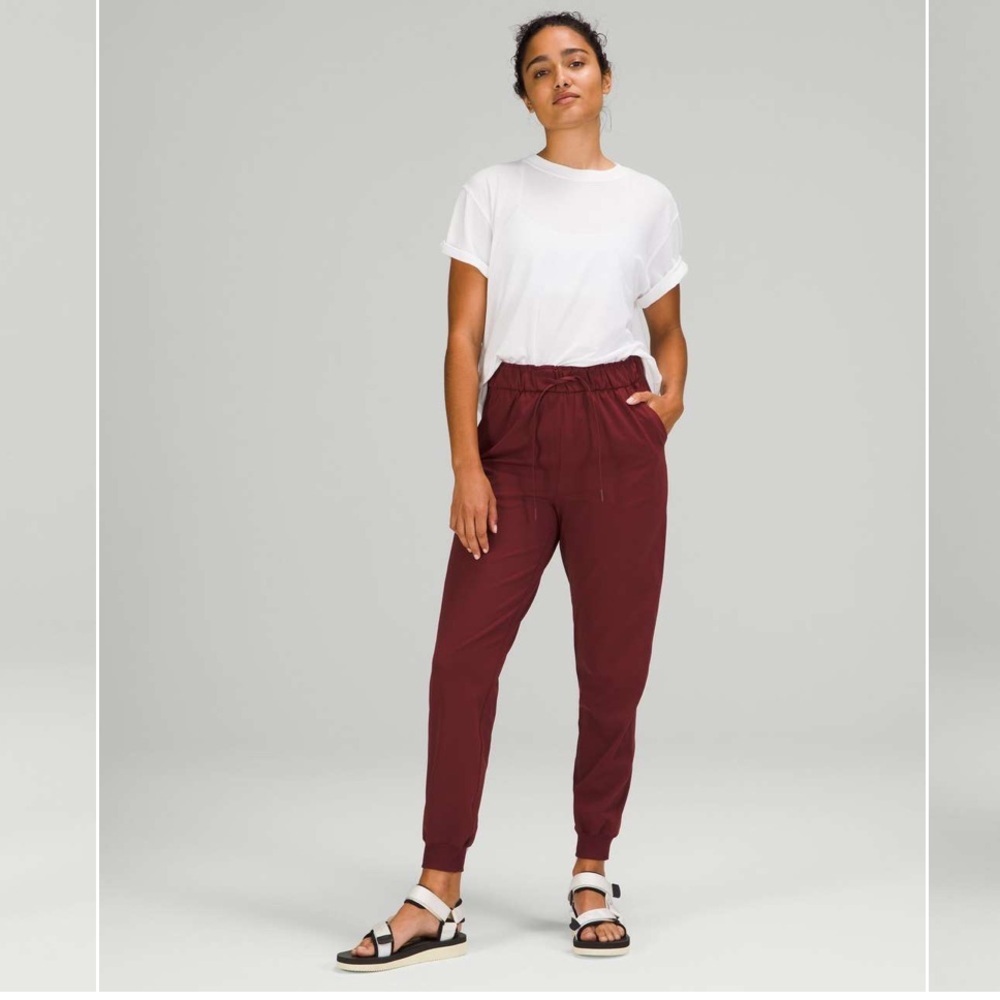 lululemon athletica Women's Stretch Jogger - Red Merlot